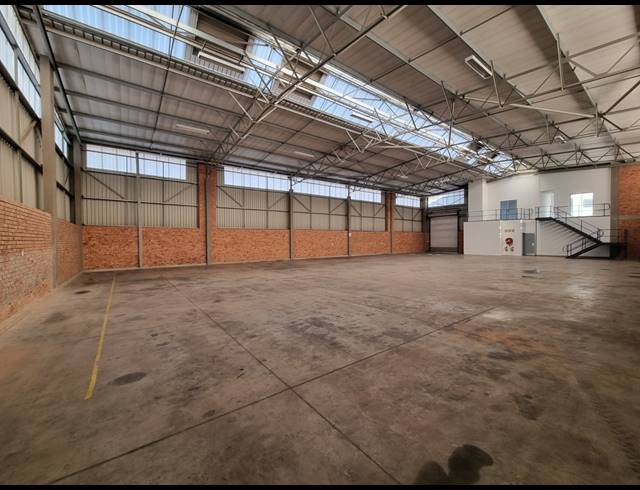 955M² WAREHOUSE TO LET IN LINBRO PARK